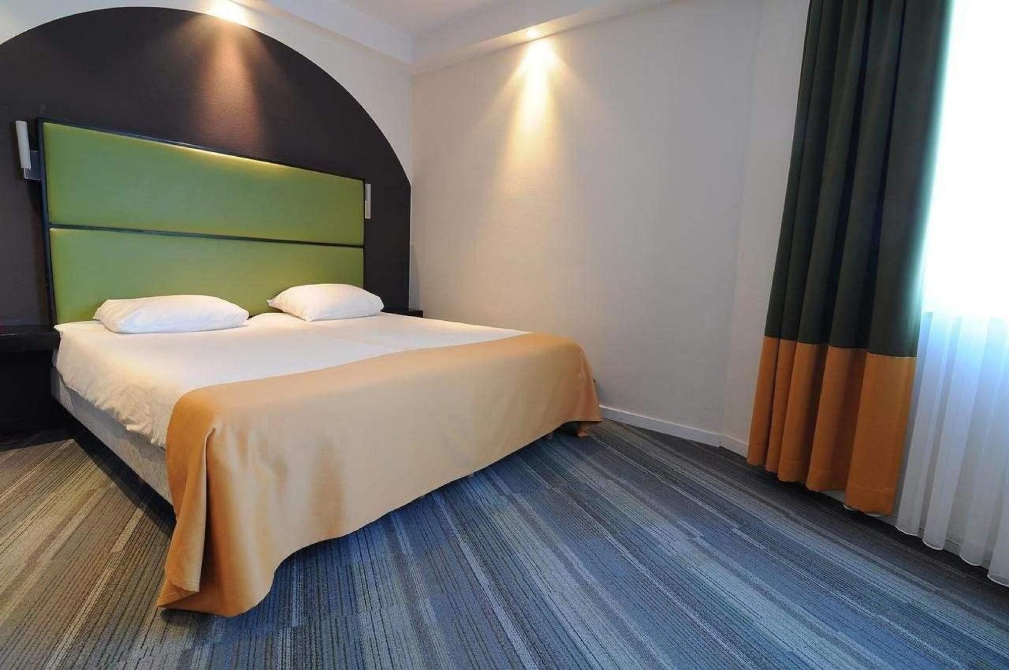 Hotel Arlon Ruang foto